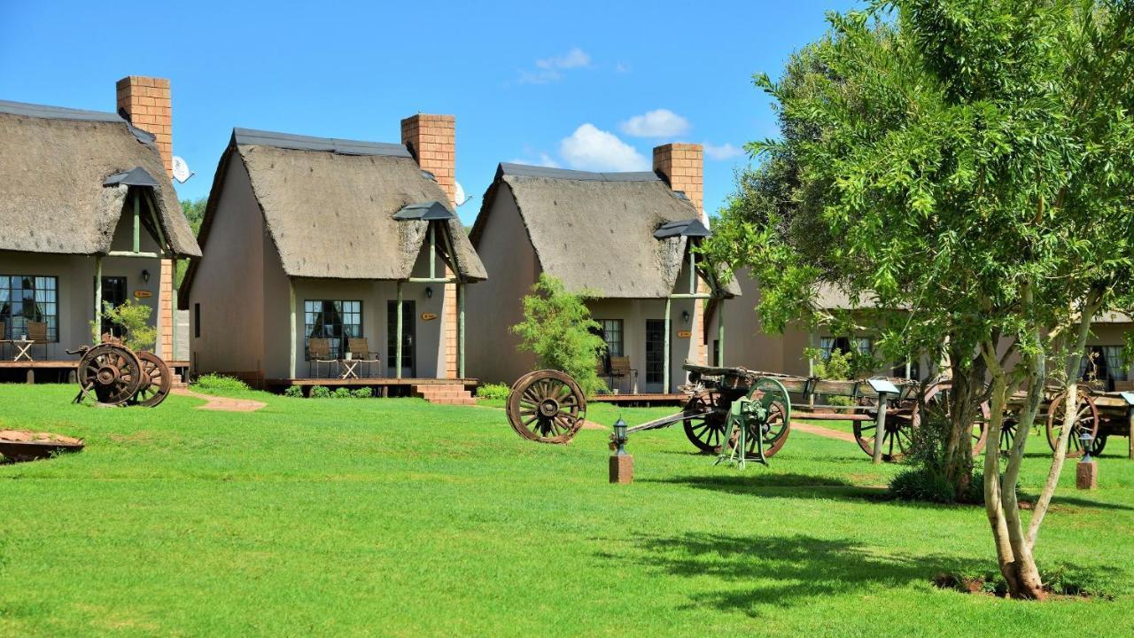 African Hills Safari Lodge & Spa Магалисбург Екстериор снимка